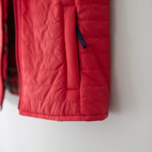 NWT Girls Vineyard Vines Red Vest Size Med Red/Plaid Reversible - Picture 3 of 6